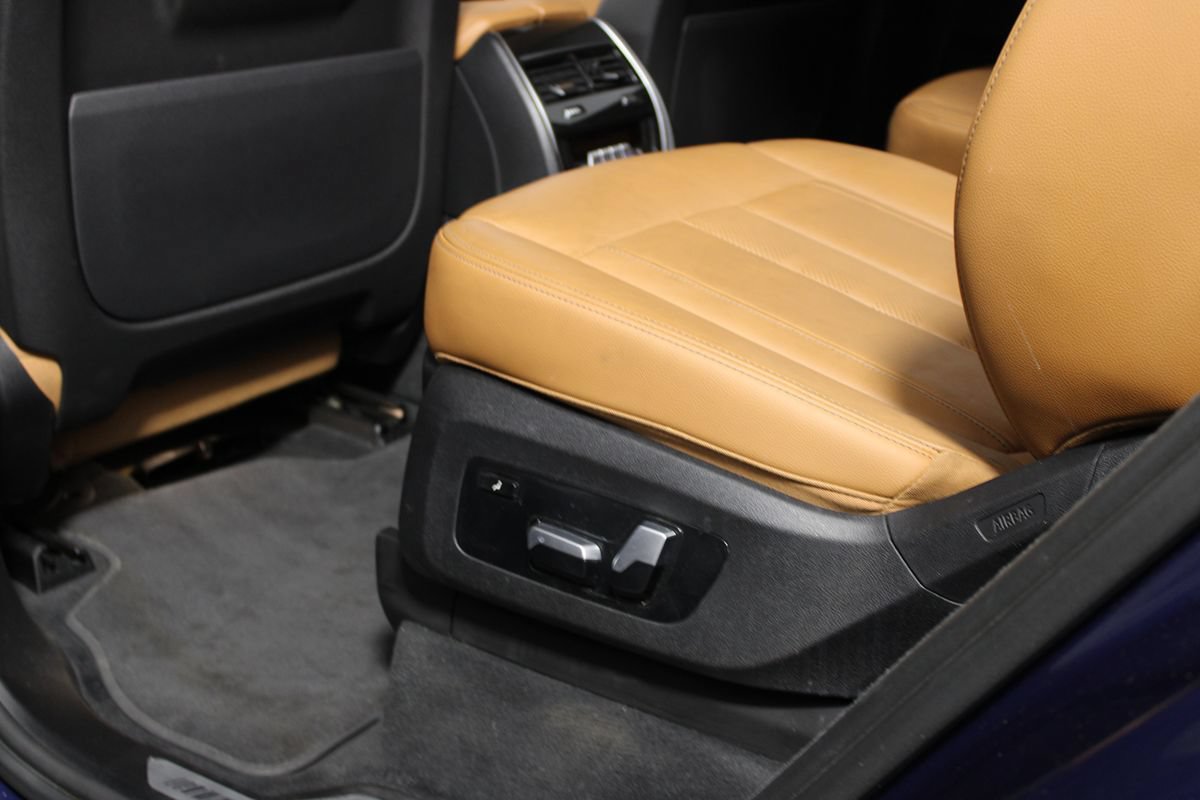 Used 2022 BMW X7 xDrive40i w/ M Sport Package AWD/4WD image 26