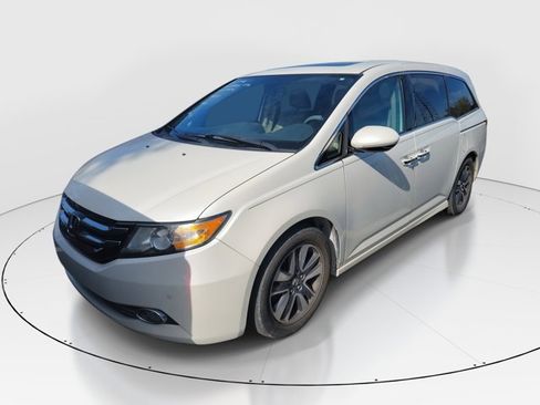 Used 2016 Honda Odyssey Touring Elite image 2