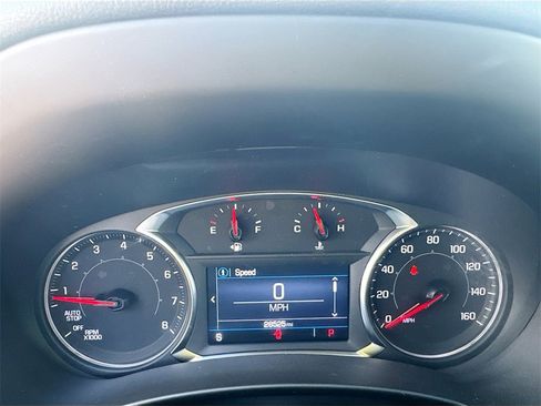 Used 2024 GMC Terrain SLE w/ Driver Convenience Package image 14