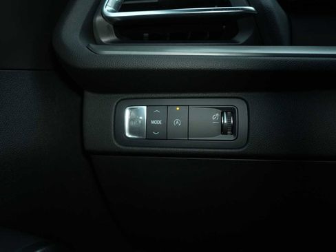 Used 2024 Chevrolet Traverse LT FWD image 21
