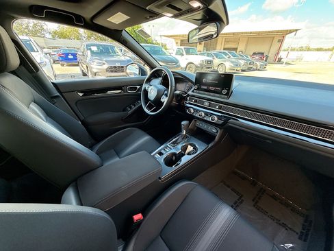 Certified 2025 Honda Civic Sport image 30