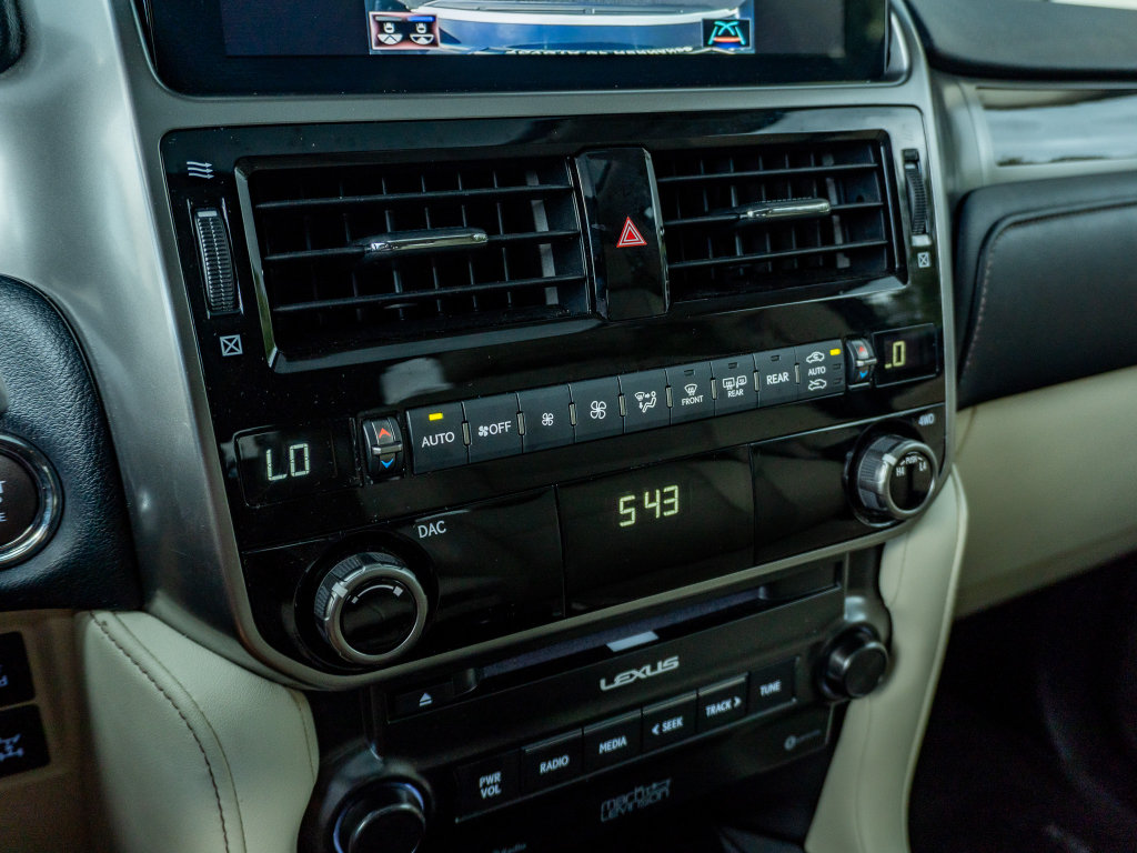 Used 2023 Lexus GX 460 Premium w/ Accessory Package AWD/4WD image 26