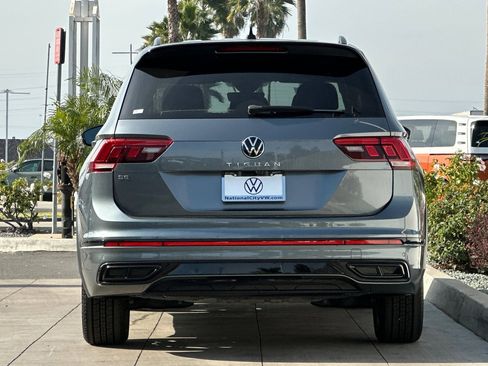 Certified 2022 Volkswagen Tiguan SE R-Line image 5