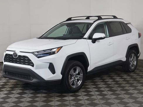 Used 2022 Toyota RAV4 XLE w/ Convenience Package AWD/4WD image 9