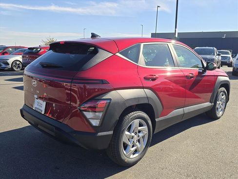 New 2026 Hyundai Kona SE image 3