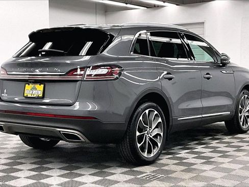 Used 2021 Lincoln Nautilus Reserve image 12