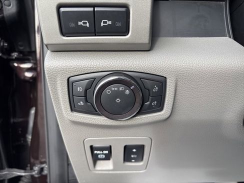 Used 2019 Ford F150 Lariat image 22