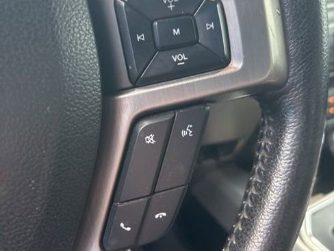 Used 2015 Ford F150 Platinum w/ Equipment Group 701A Luxury image 23