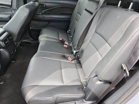 Used 2025 Honda Passport EX-L image 13