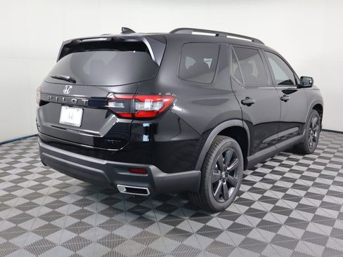 New 2025 Honda Pilot Sport image 5