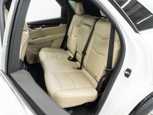 Used 2017 Cadillac XT5 Luxury w/ Driver Awareness Package image 28