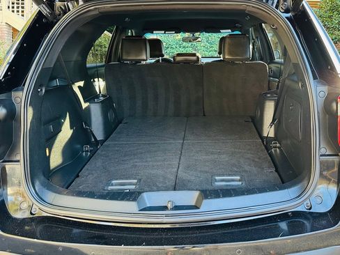 Used 2017 Ford Explorer XLT w/ Equipment Group 202A image 21