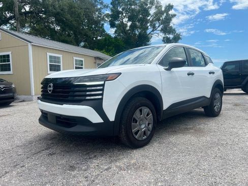 Used 2025 Nissan Kicks S FWD image 1