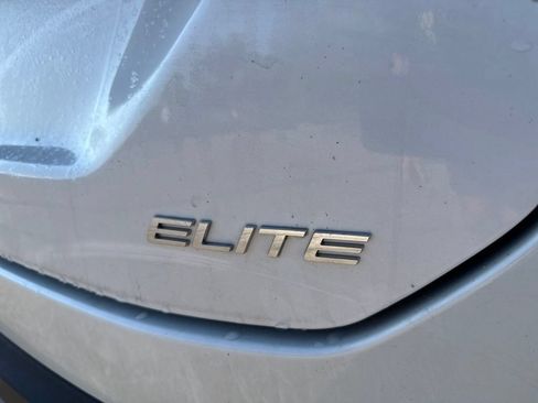 Used 2025 Honda Pilot Elite image 4