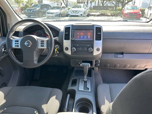 Used 2019 Nissan Frontier S image 11
