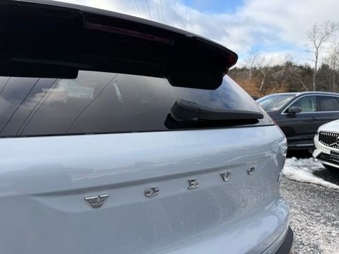 Certified 2022 Volvo XC40 P8 Recharge Ultimate image 36