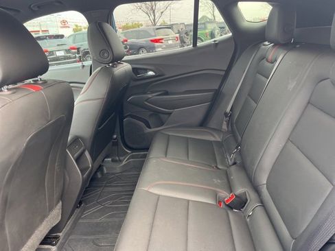 Used 2025 Chevrolet Trax RS w/ Sunroof Package image 13