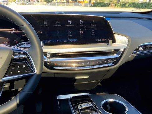 New 2025 Cadillac Lyriq Luxury image 8