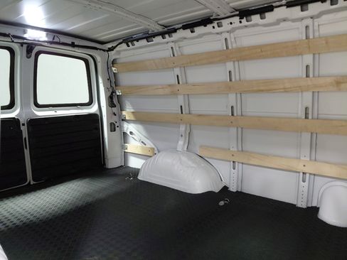 Used 2025 Chevrolet Express 2500 w/ Driver Convenience Package RWD image 17