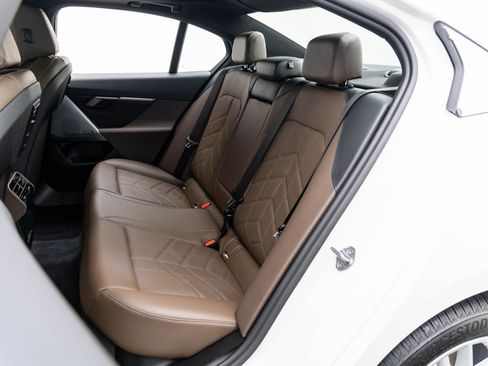 Certified 2024 BMW 530i xDrive w/ Convenience Package image 18