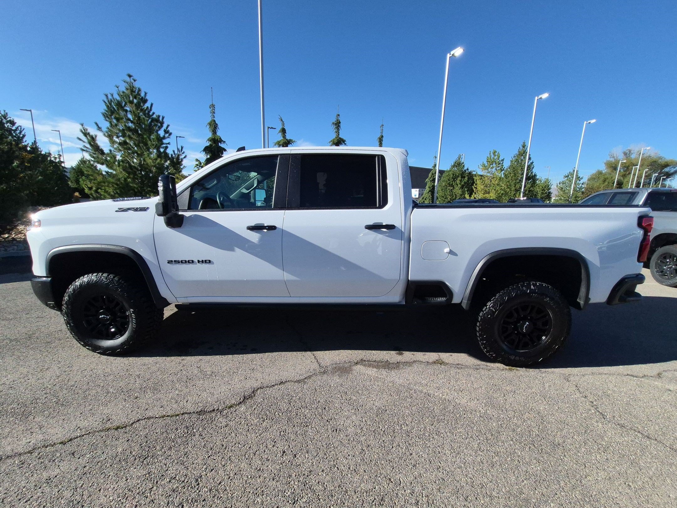 Used 2026 Chevrolet Silverado 2500 ZR2 w/ LPO, Dark Essentials Package AWD/4WD image 7