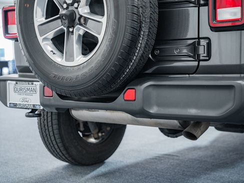 Used 2018 Jeep Wrangler Unlimited Sahara image 19