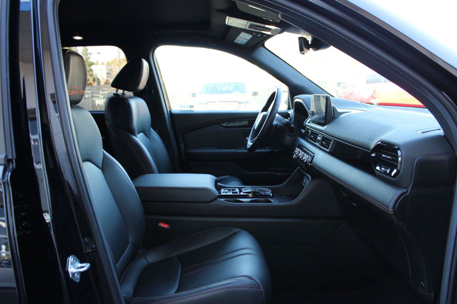 Used 2025 Honda Pilot TrailSport image 20