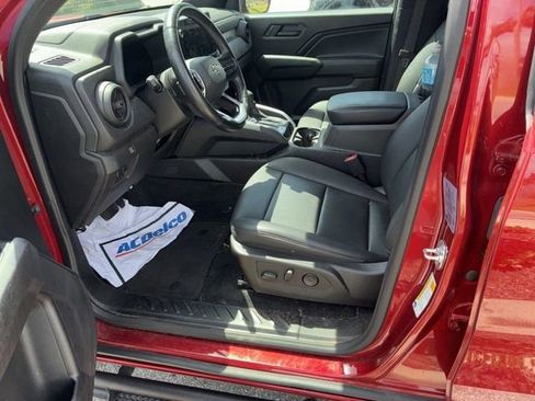 Used 2025 Chevrolet Colorado Trail Boss image 5