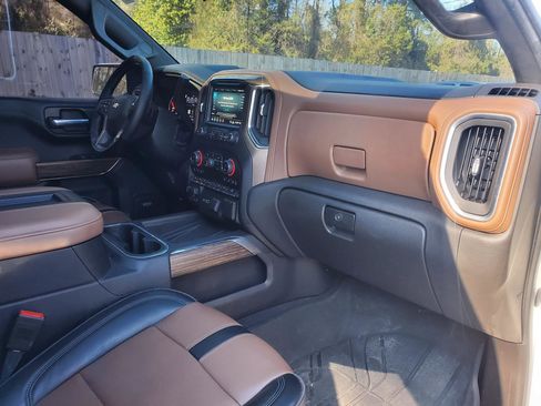 Used 2020 Chevrolet Silverado 1500 High Country w/ Technology Package image 21