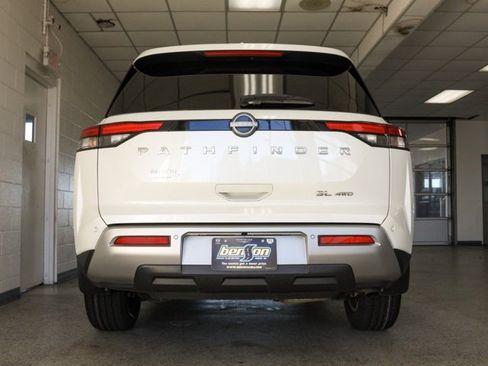 Used 2024 Nissan Pathfinder SL w/ Cargo Package image 4