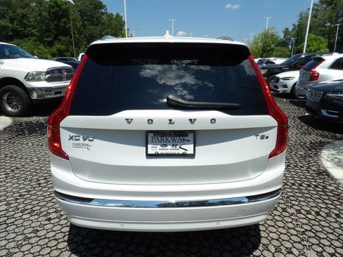 Certified 2025 Volvo XC90 T8 Plus AWD/4WD image 8
