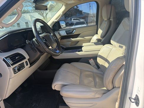 Used 2019 Lincoln Navigator L Reserve image 8