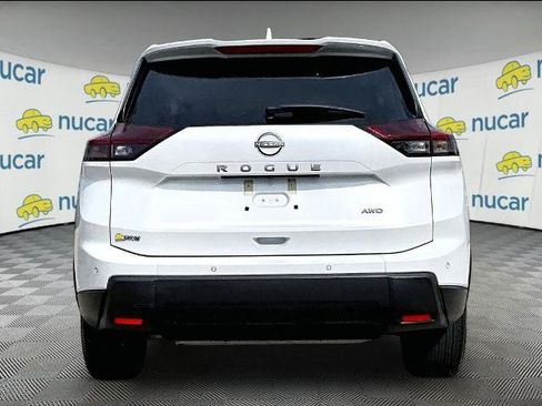 Certified 2026 Nissan Rogue SV AWD/4WD image 5