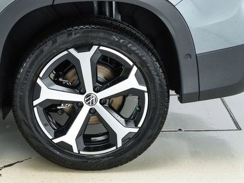 New 2026 Volkswagen Tiguan SE image 45