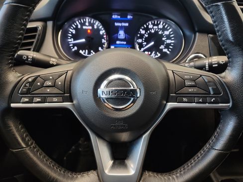 Used 2018 Nissan Rogue SV FWD image 17