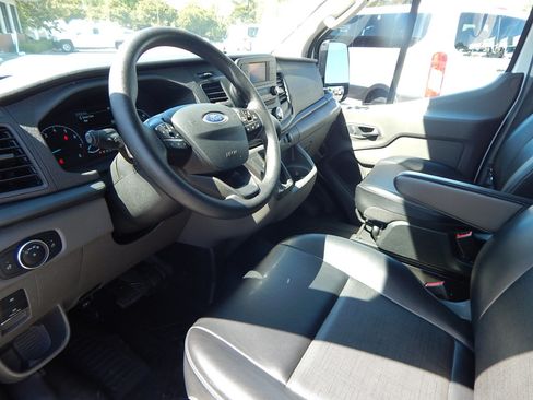 Used 2025 Ford Transit 250 Low Roof RWD image 2