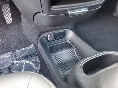 New 2026 Chrysler Voyager LX image 23