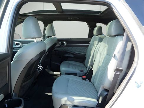 Used 2024 Kia Sorento SX Prestige w/ Sage Leather Package AWD/4WD image 11