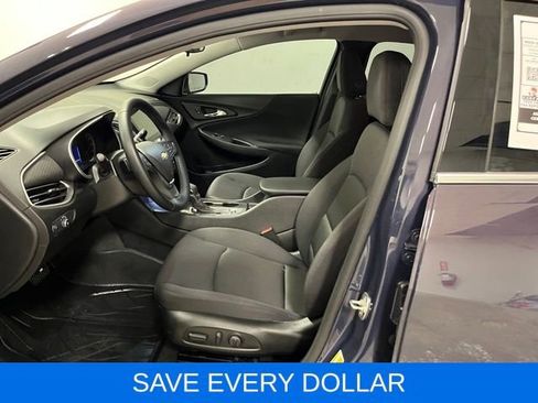 Used 2025 Chevrolet Malibu RS FWD image 17