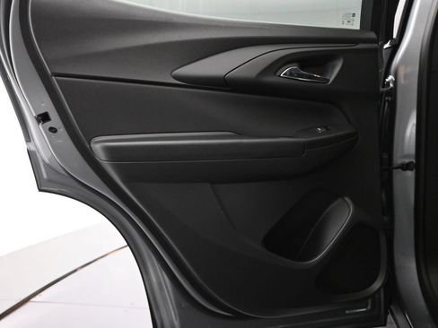 New 2025 Chevrolet TrailBlazer LT w/ Convenience Package FWD image 17