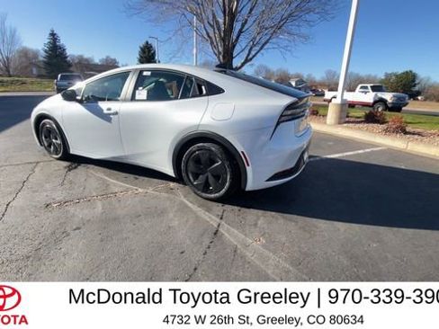 New 2026 Toyota Prius Plug-In Hybrid FWD image 6
