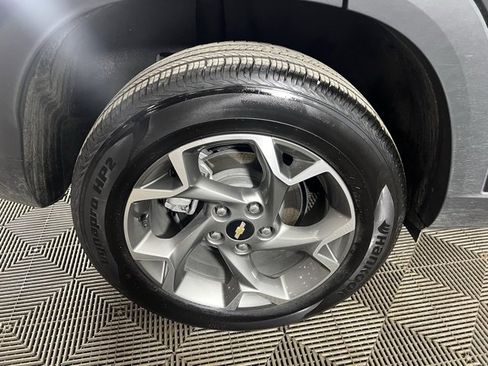 Used 2025 Chevrolet Trax LT image 24