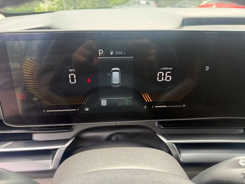 Used 2026 Kia Carnival FWD image 38