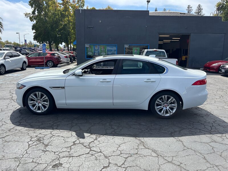Used 2017 Jaguar XF Premium RWD image 6