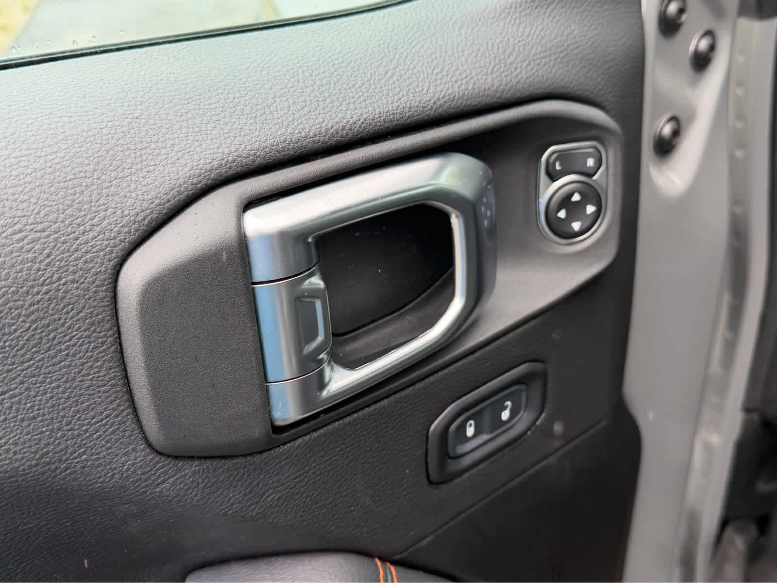 Used 2023 Jeep Gladiator Mojave w/ Cold Weather Group AWD/4WD image 7