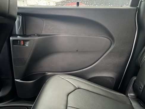 New 2026 Chrysler Pacifica Select image 27