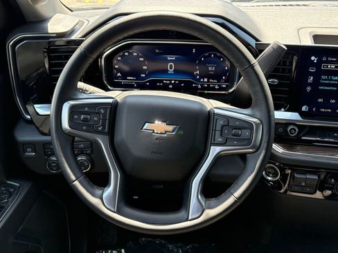 Used 2025 Chevrolet Silverado 1500 LT AWD/4WD image 18