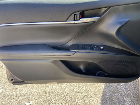 Used 2023 Toyota Camry XSE image 10