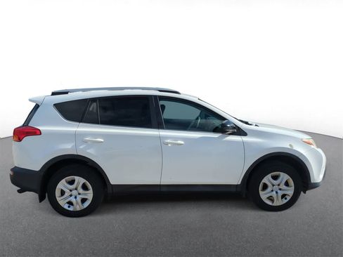 Used 2015 Toyota RAV4 LE image 9
