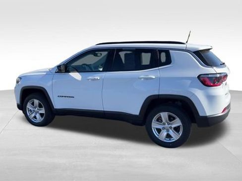 Used 2022 Jeep Compass Latitude AWD/4WD image 4